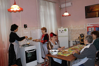 Кульминацией праздника стало дружное чаепитие с блинами….