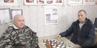 Ветераны позиций не сдают