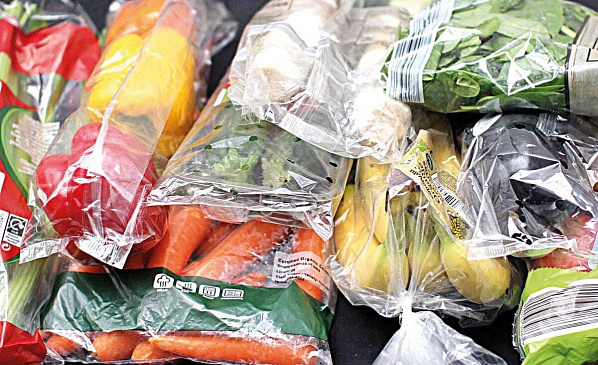 Упаковка «кормит» нас пластиком