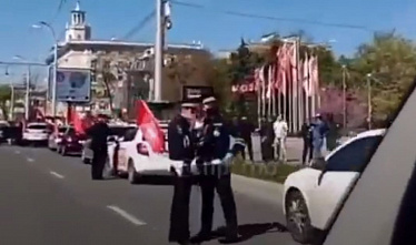 В Ростове коммунисты устроили несанкционированный автопробег