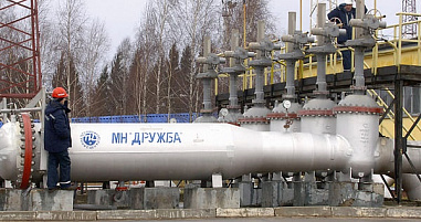 «Дружба» врозь: остановлен транзит российской нефти в Европу