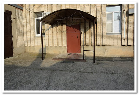  «Реклама этой продукции не должна обращаться к несовершеннолетним..»