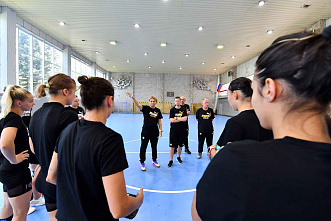 Журналисты донской столицы встретились с главным тренером ГК «Ростов-Дон»