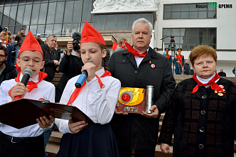 В Ростове вскрыли капсулу времени «Пионерам 2022 года»