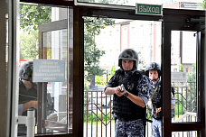 Росгвардейцы начали проверку безопасности учебных заведений