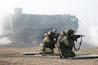 Женщины-военнослужащие в честь 8 марта метали гранаты