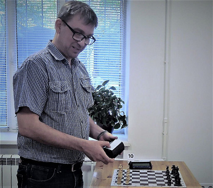 Павел  Котенко в детстве  занимался у   Александра  Васильевича  Ольшанского.  Сейчас он  сам настаник юных шахматистов, рейтинг-комиссар ФИДЕ в Ростовской области, международный мастер