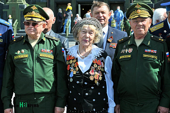 Боевые знамена переданы на Дон