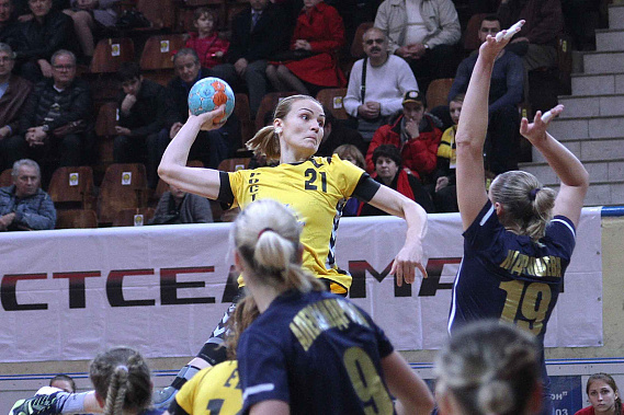 «Университет» берет урок