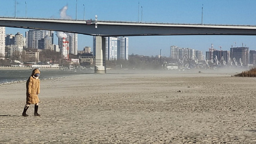 Ветровой сгон воды в Дону угрожает нарушить водоснабжение Ростова и еще ряда городов области