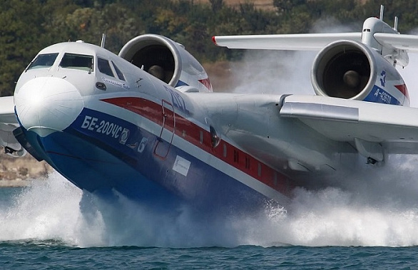 Губернатор В. Голубев анонсировал создание донской противопожарной эскадрильи