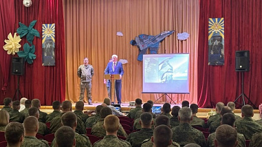  Сегодня поздравления принимают военные авиаторы