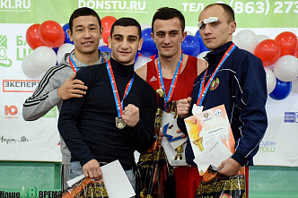 Ринг поставили в манеже