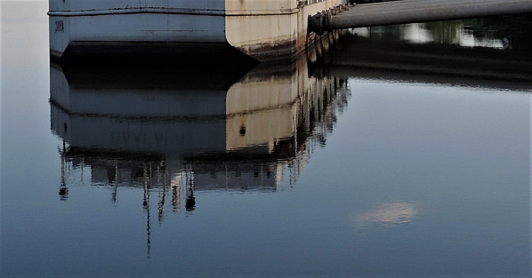 Амбре из кранов : у водопроводной воды  в Таганроге снова появился специфический запах