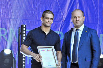 В борьбу вступили девушки