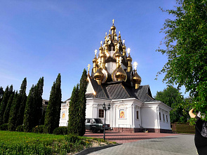 По дороге к храму