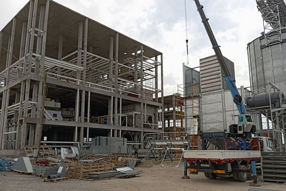 Строительство маслоэкстракционного завода в Неклиновском районе. Источник фото: правительство Ростовской области