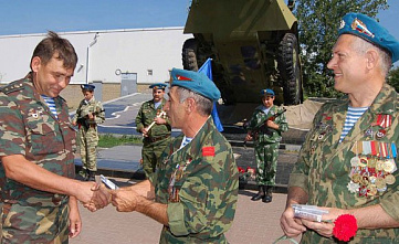 Десанту по плечу и… хоровод_24142