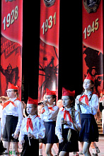 Комсомольская юность наша