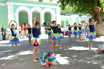 В Ростовском зоопарке для детей организовали яркую программу