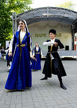 Фестиваль детского фольклора собрал в большой хоровод представителей народов Дона