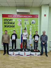 На черно-белые поля Волгодонска вышли юные любители классики