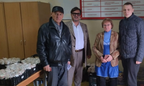 В Ростовском военном госпитале вручали пасхальные куличи