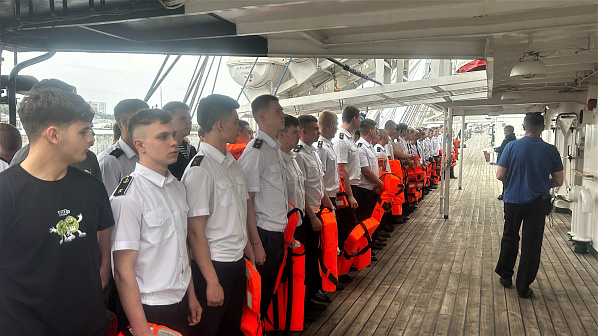 В широкое море — на всех парусах!