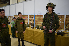 В Ростове в одном месте открылись две выставки на военную тему