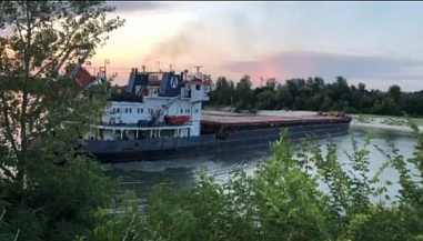 Два с половиной часа провел на мели сухогруз «Цимлянск»