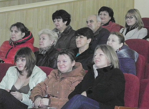 «Тетя, дядя, не ленитесь, на газету подпишитесь!»