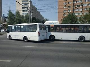 В Ростове столкнулись два автобуса с пассажирами