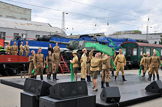 05 05 2025 Жители и гости Ростова-на-Дону встретили ретропоезд «Победа»