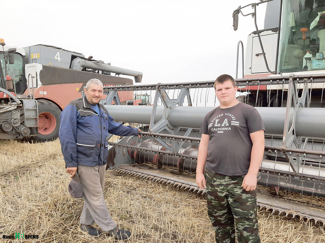 Отец и сын КОНОНОВЫ намолотили в этом сезоне почти 1 700 тонн ранних зерновых.