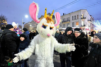 Праздник начинается