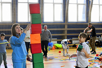 Наперегонки построить самую высокую башню? Запросто!