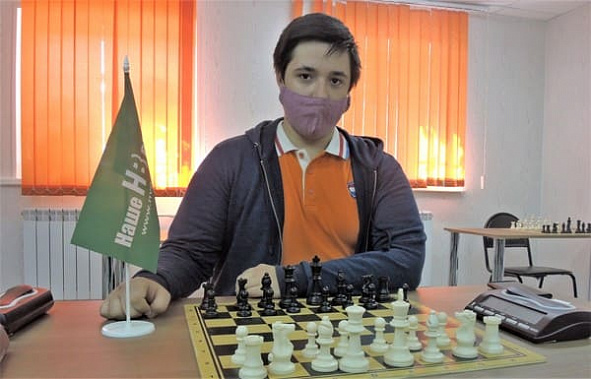 Главный арбитр  Владислав Чернов