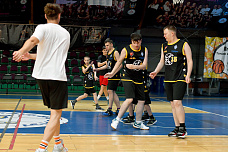 03 07 2025 В Ростове провели турнир по баскетболу для подростков с ОВЗ