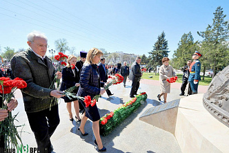 Помнит мир спасенный