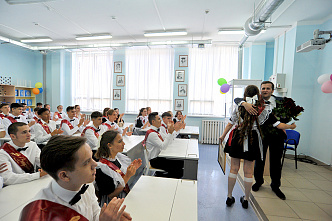 25 05 2024 Последний звонок в ростовской школе №75