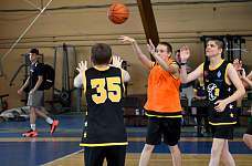 03 07 2025 В Ростове провели турнир по баскетболу для подростков с ОВЗ