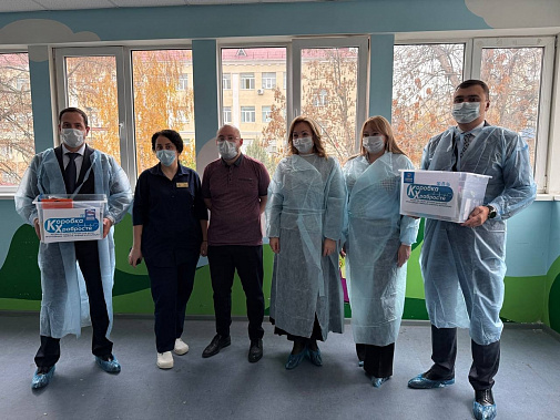  Процесс пошел: маленькие пациенты детской горбольницы №1 в Ростове-на-Дону получили подарки в рамках акции «Коробка храбрости»