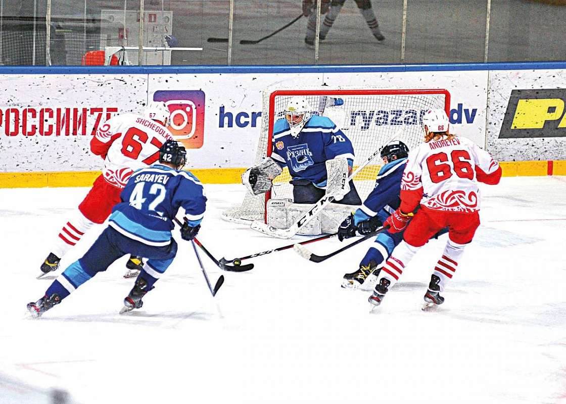 Очередная атака ростовчан на ворота «Рязани». Фото с сайта ХК «Ростов»