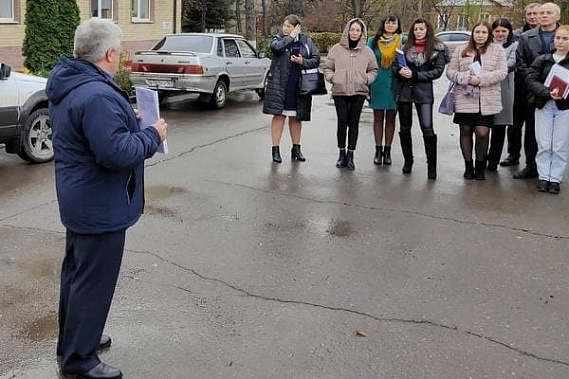 В Азовском районе приступили к персональному обучению жителей правилам эвакуации