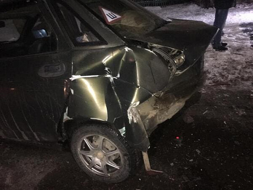 В Азовском районе из-за странного маневра погиб таксист