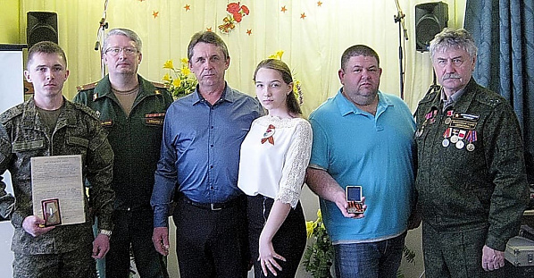 Медали вручили родственникам фронтовиков