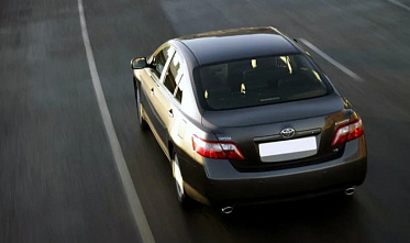 Батайчанин из-за 155 неоплаченных штрафов ГИБДД лишился Toyota Camry