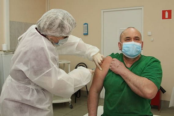 Сотрудники НЭВЗа активно принимают участие в прививочной кампании от COVID-19