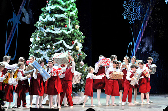 В Ростов на губернаторскую ёлку приехали 600 детей