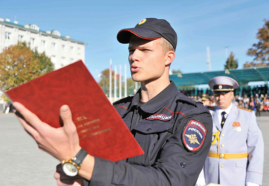 Приняли присягу